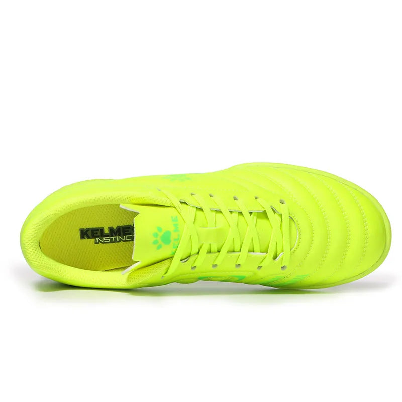 Chaussures de Soccer jaune dessus sport vitals