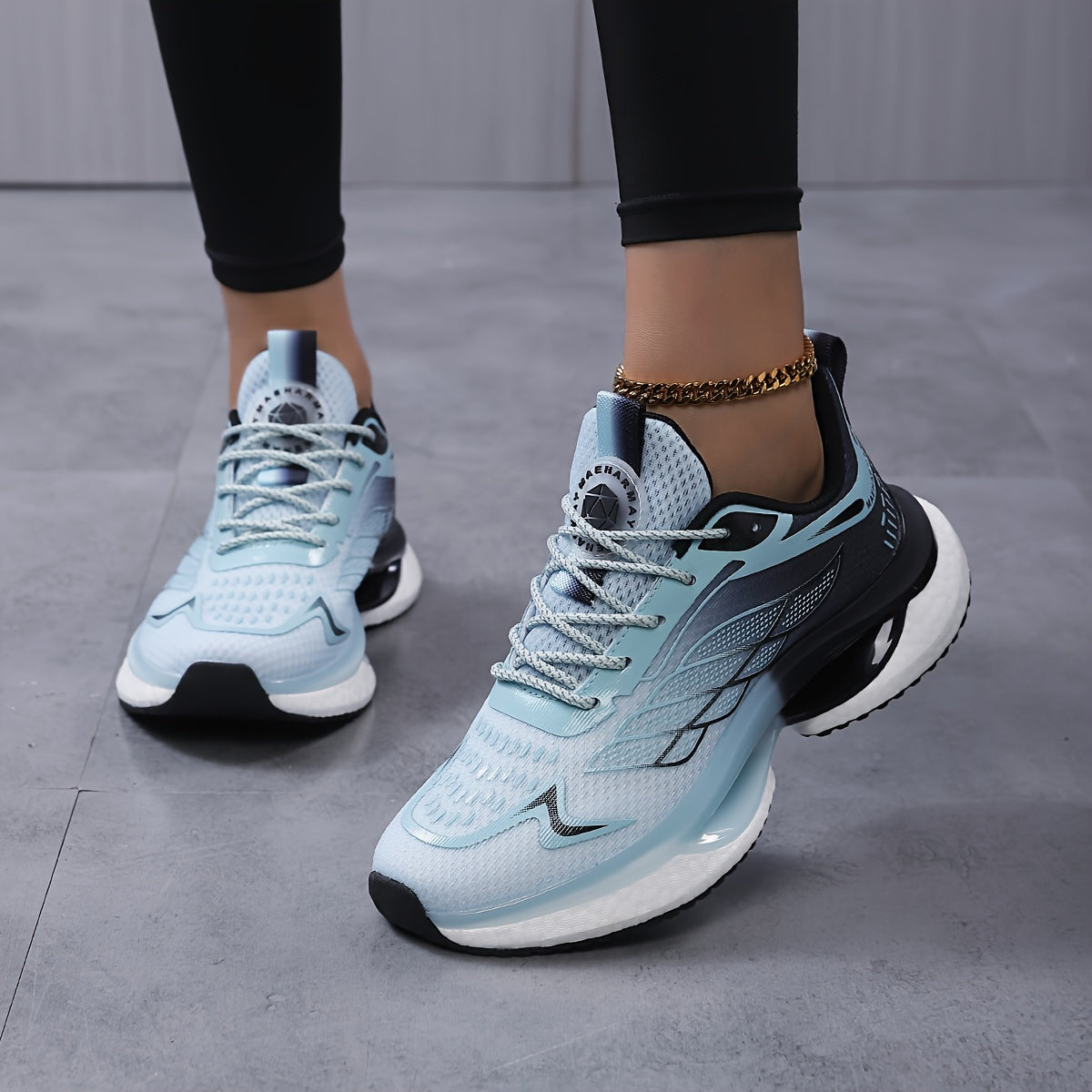 Chaussure pour femmes bleu pâle et noir u en maille - sport vitals