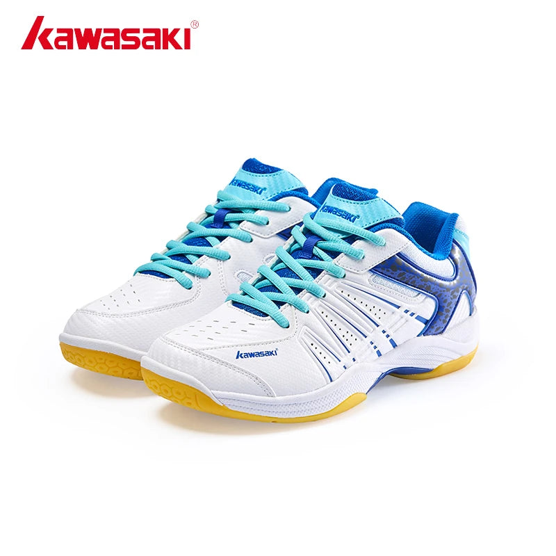 Deux Chaussures de badminton blanc et bleu, et lacet bleu